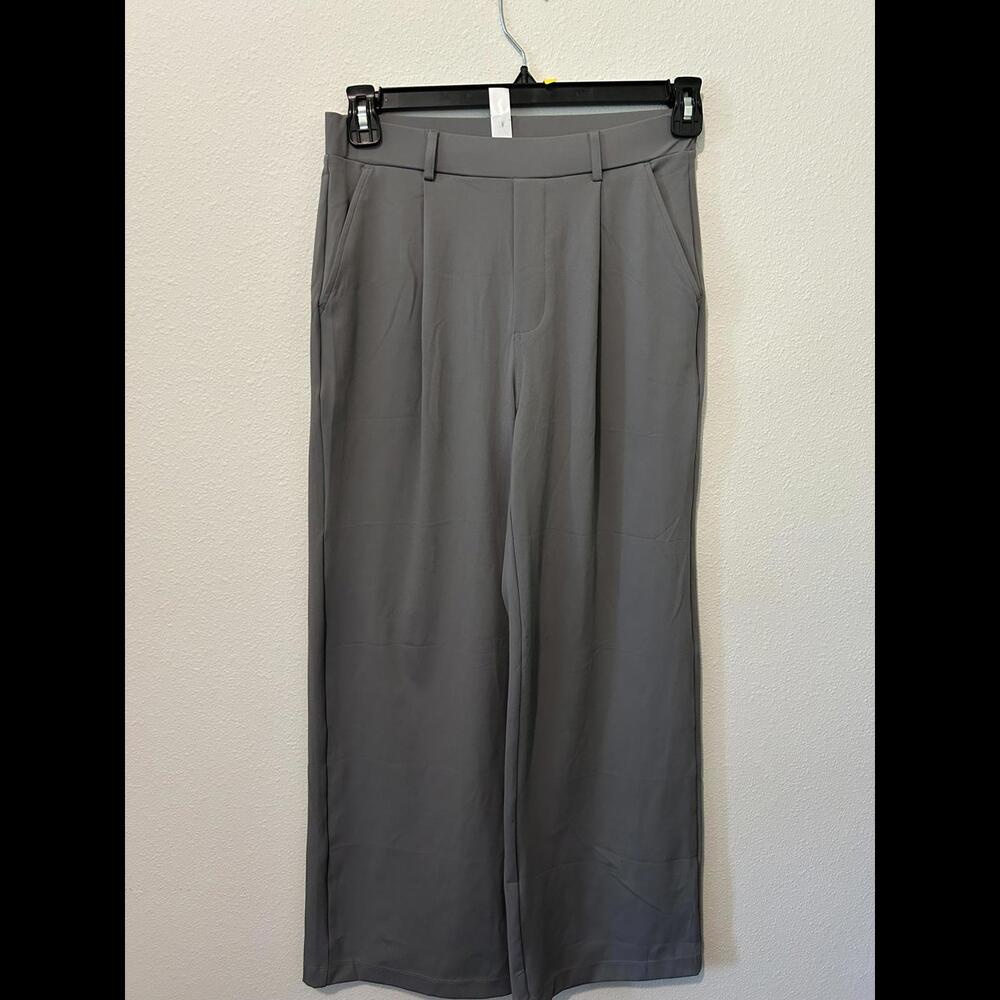 Halara - NWOT- Never worn- Stylish Grey Wide-Leg Pants - Size Medium